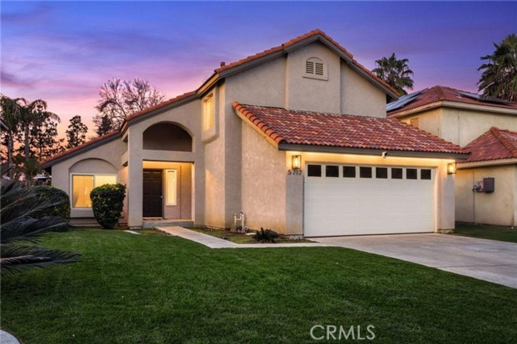 5717 Willowcrest Street, Bakersfield, CA 93313