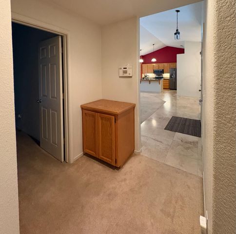 734 Cabernet St, Los Banos, CA 93635