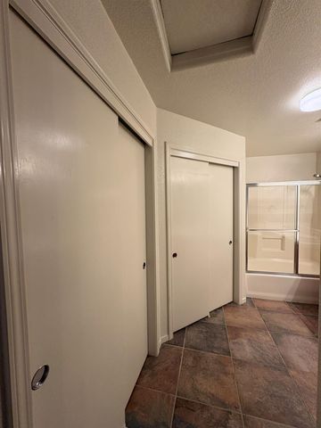 734 Cabernet St, Los Banos, CA 93635