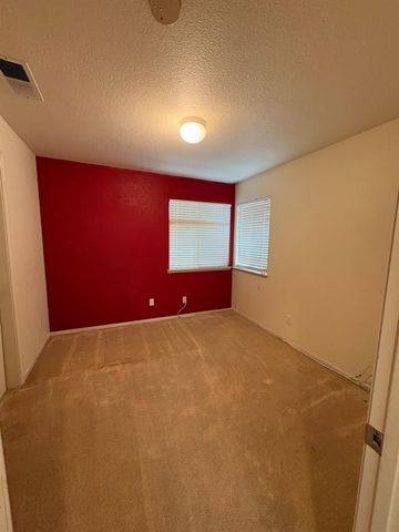 734 Cabernet St, Los Banos, CA 93635