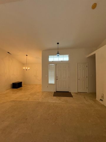 734 Cabernet St, Los Banos, CA 93635