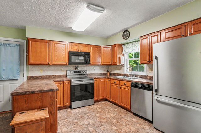 520 SCHOOLHOUSE RD, Bernville, PA 19506