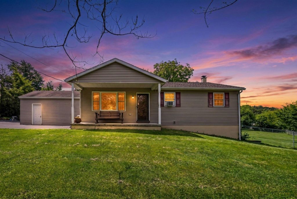 520 SCHOOLHOUSE RD, Bernville, PA 19506