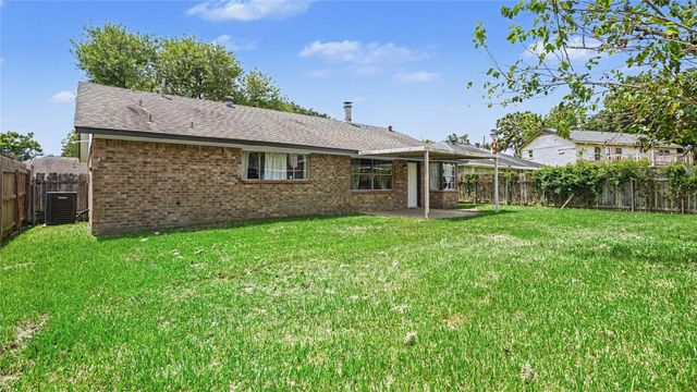 4211 Thunder Bay Drive, Pasadena, TX 77504