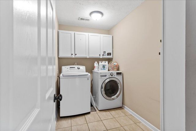340 Meadowcrest Park, Lexington, KY 40515