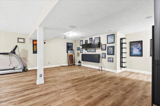 340 Meadowcrest Park, Lexington, KY 40515
