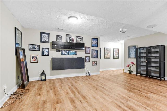 340 Meadowcrest Park, Lexington, KY 40515
