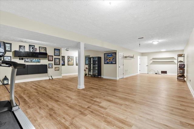 340 Meadowcrest Park, Lexington, KY 40515