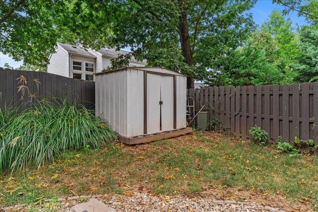 340 Meadowcrest Park, Lexington, KY 40515
