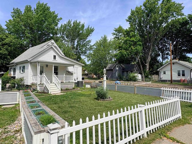 73 Smith Street, Mount Clemens, MI 48043