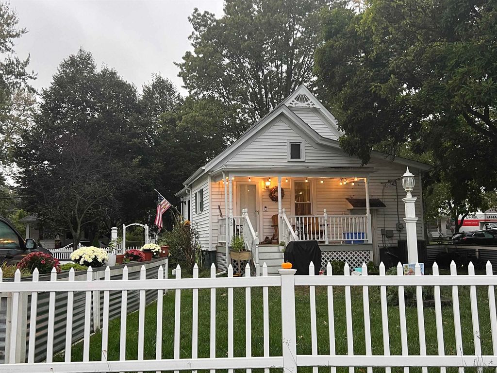 73 Smith Street, Mount Clemens, MI 48043