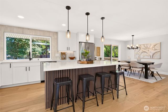 19624 62nd Avenue NE, Kenmore, WA 98028