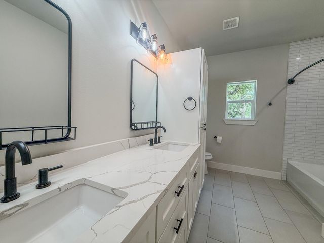54 Persimmon Dr DR, Wimberley, TX 78676