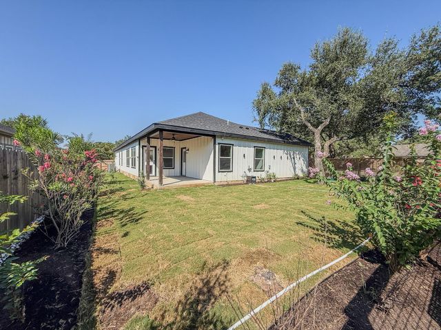 54 Persimmon Dr DR, Wimberley, TX 78676
