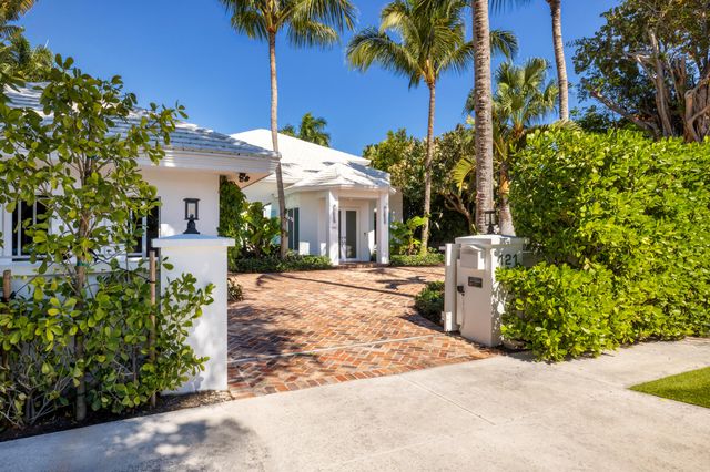 121 Seville Road, West Palm Beach, FL 33405