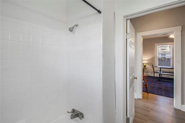 702 NW 2ND AVENUE, Gainesville, FL 32601