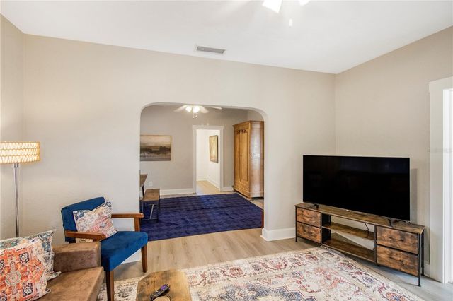 702 NW 2ND AVENUE, Gainesville, FL 32601