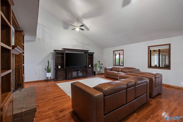 102 Whitewater Bend, Hazel Green, AL 35750