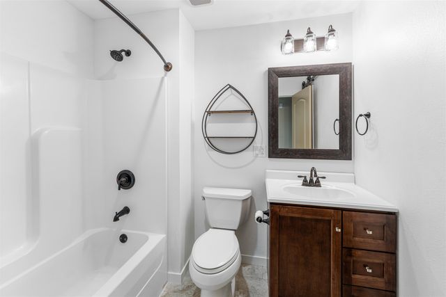 2662 Daley St., Salina, KS 67401