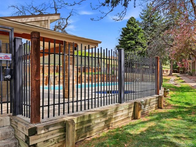 1818 S Quebec Way 4-2, Denver, CO 80231