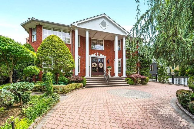4 Point Crescent, Whitestone, NY 11357