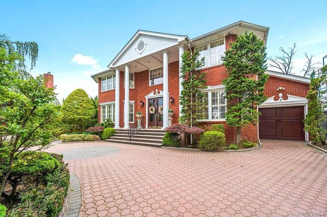 4 Point Crescent, Whitestone, NY 11357