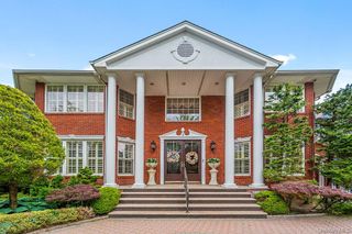4 Point Crescent, Whitestone, NY 11357