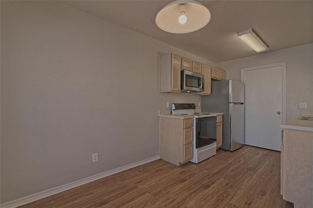 2211 Creekside LN B, Georgetown, TX 78626
