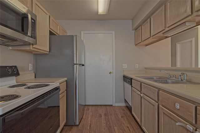 2211 Creekside LN B, Georgetown, TX 78626