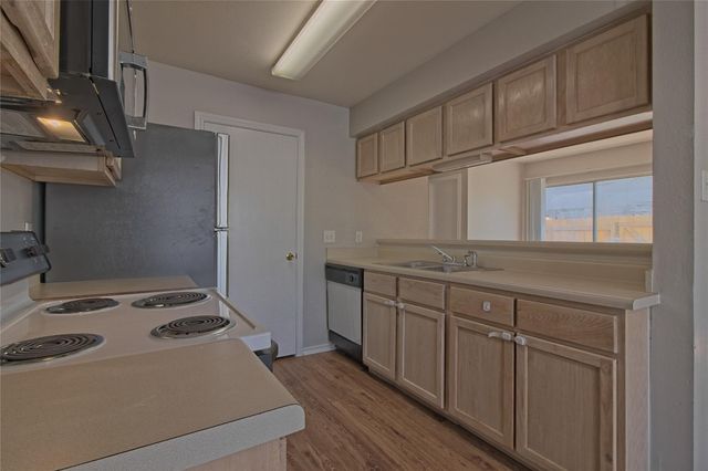 2211 Creekside LN B, Georgetown, TX 78626