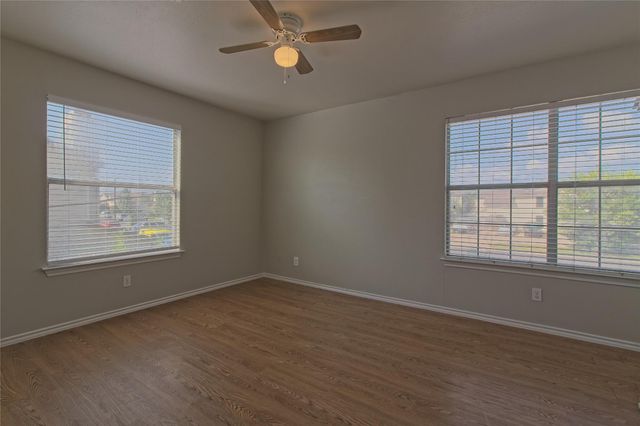 2211 Creekside LN B, Georgetown, TX 78626