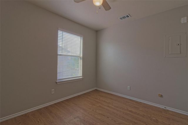 2211 Creekside LN B, Georgetown, TX 78626