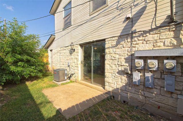 2211 Creekside LN B, Georgetown, TX 78626