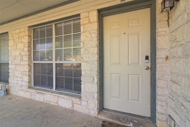 2211 Creekside LN B, Georgetown, TX 78626