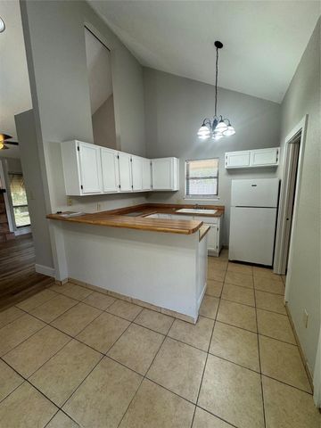 420 S Las Vegas Trail, White Settlement, TX 76108