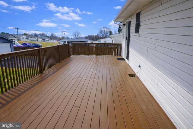 103 TUSCANY RD, Aston, PA 19014