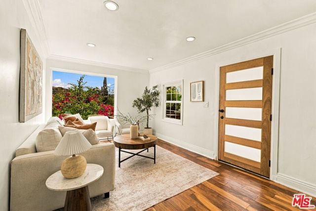 401 Del Norte Street, Los Angeles, CA 90065