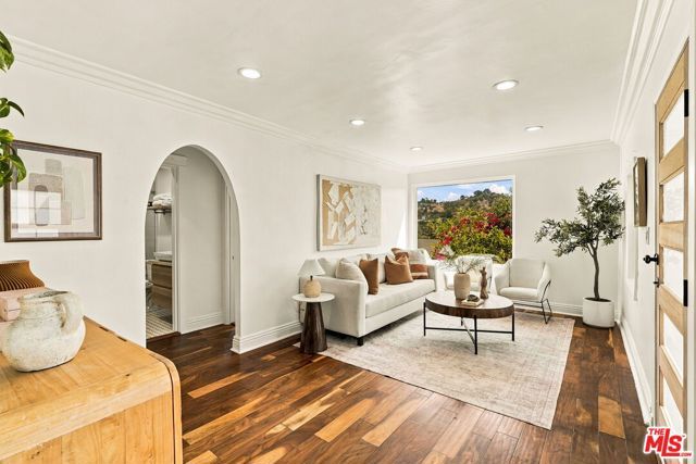 401 Del Norte Street, Los Angeles, CA 90065