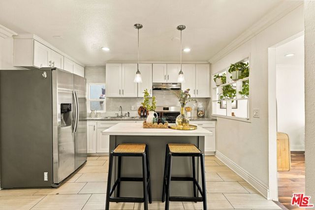 401 Del Norte Street, Los Angeles, CA 90065