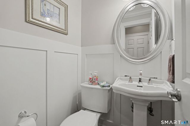 113 Heritage Hill Road 113, New Canaan, CT 06840