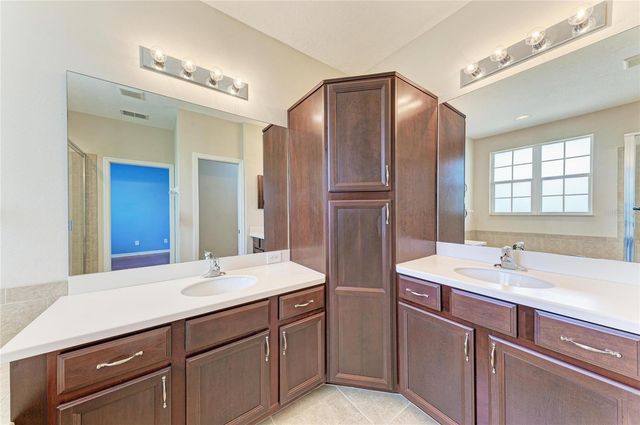 8160 VILLA GRANDE CT, Sarasota, FL 34243