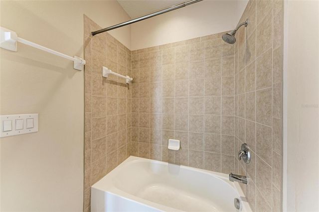 8160 VILLA GRANDE CT, Sarasota, FL 34243