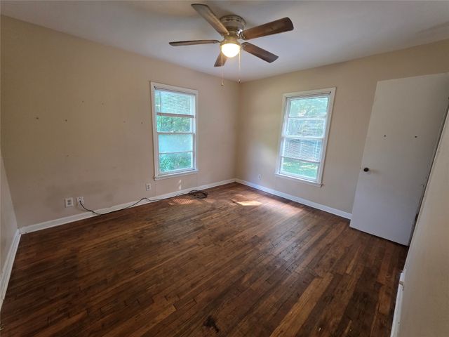 1205 N Anglin Street, Cleburne, TX 76031