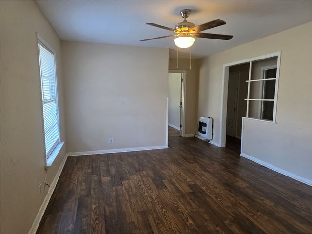 1205 N Anglin Street, Cleburne, TX 76031
