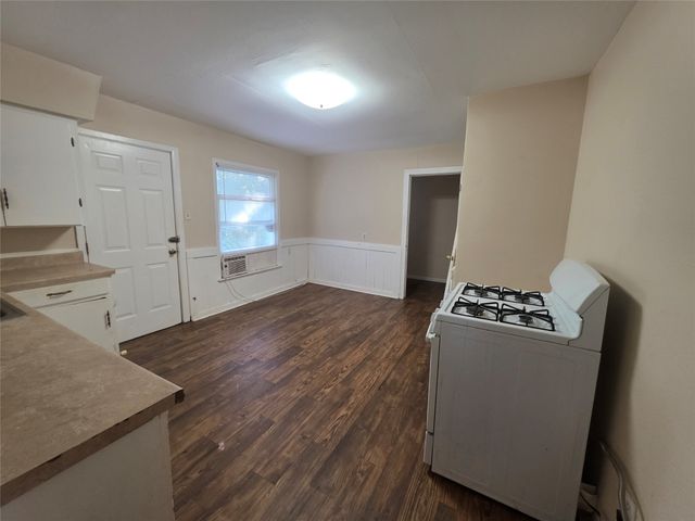 1205 N Anglin Street, Cleburne, TX 76031