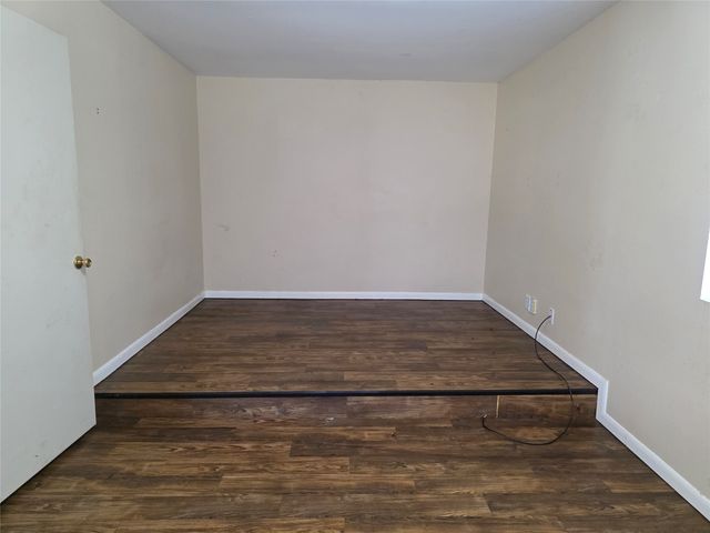 1205 N Anglin Street, Cleburne, TX 76031