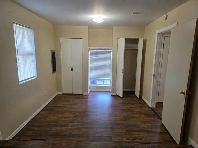 1205 N Anglin Street, Cleburne, TX 76031