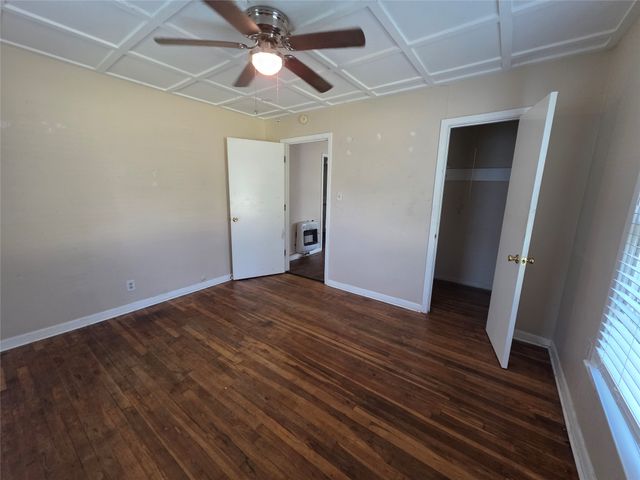 1205 N Anglin Street, Cleburne, TX 76031