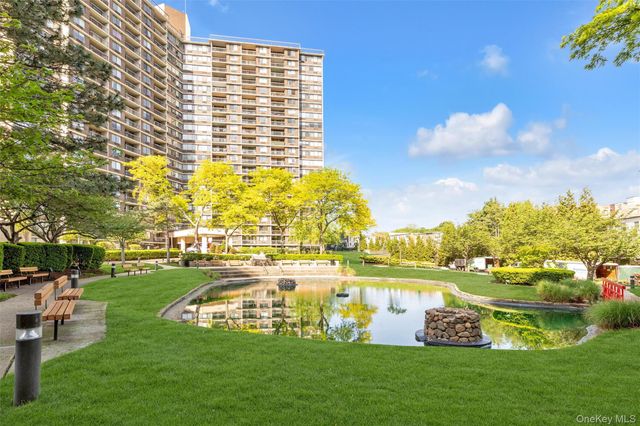 2 Bay Club Drive 20-O, Bayside, NY 11360