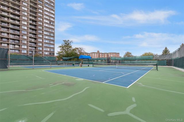 2 Bay Club Drive 20-O, Bayside, NY 11360